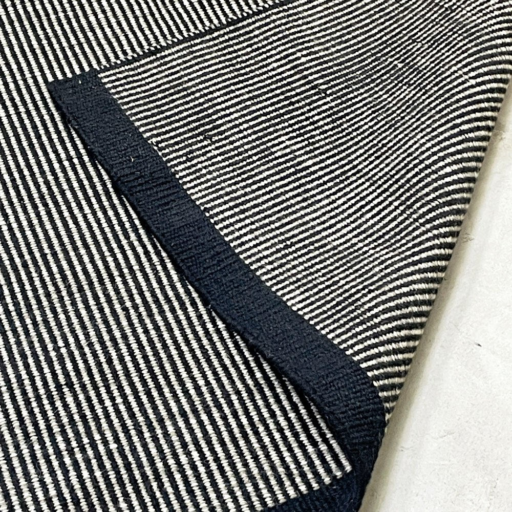 ファビュラ FABULA HARALD ラグ 140×200cm ホワイト×ブラック ニュージーランドウール ACTUS取扱 北欧 デンマーク ●