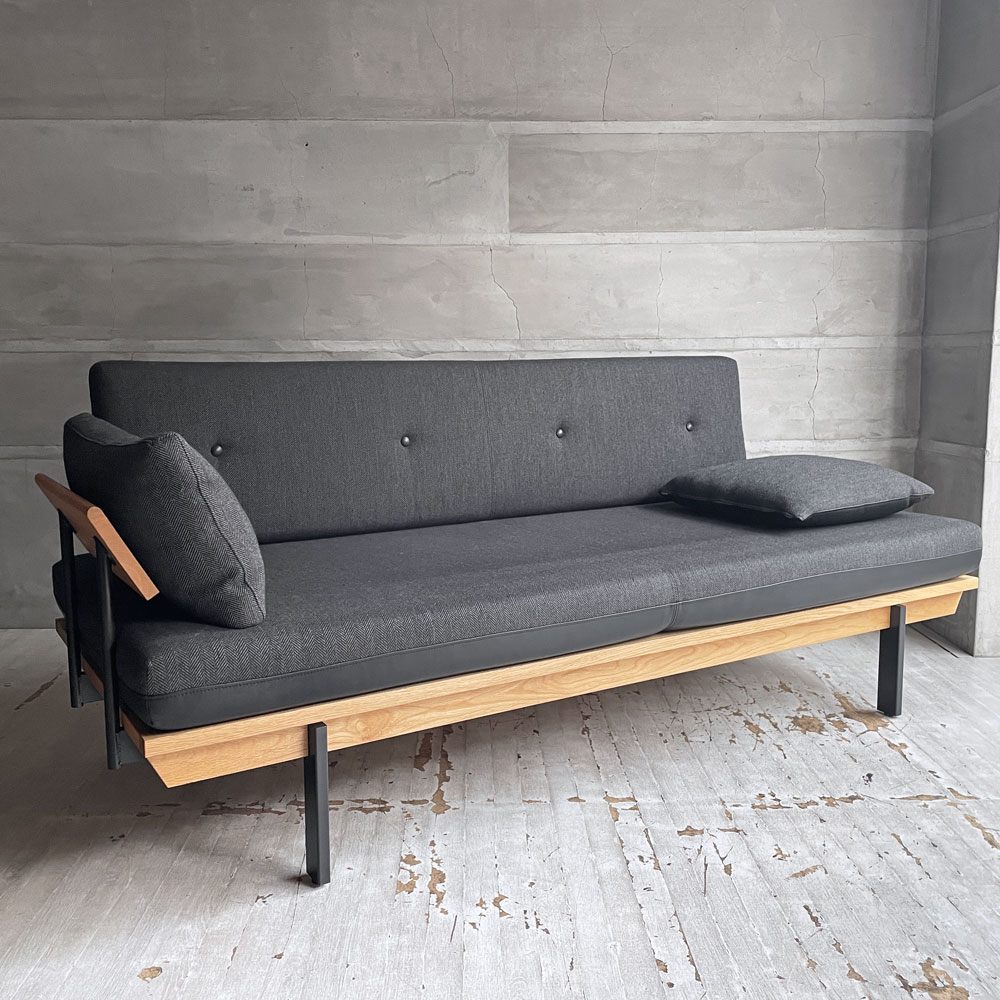 カーフ Karf ホルツ HOLZ 3Pソファ スタイルA クッション2個付き 片アーム 本革×ファブリック リバーシブル オーク無垢材 スチールレッグ ♪