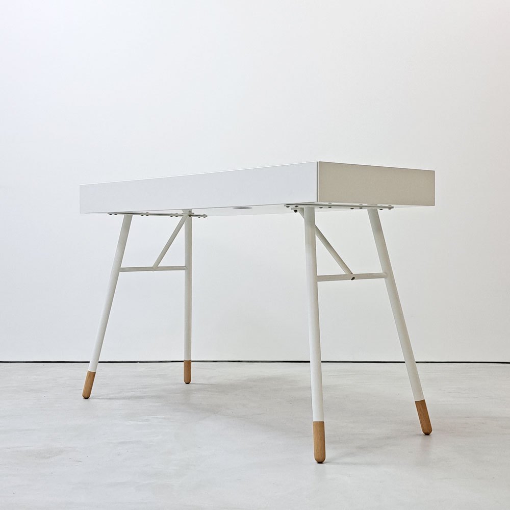 ボーコンセプト Boconcept クパチーノ デスク Cupertino Desk 書斎 学習机 デザイナーデスク オーク材 リバーシブル天板 北欧 デンマーク 定価134,900円 ●
