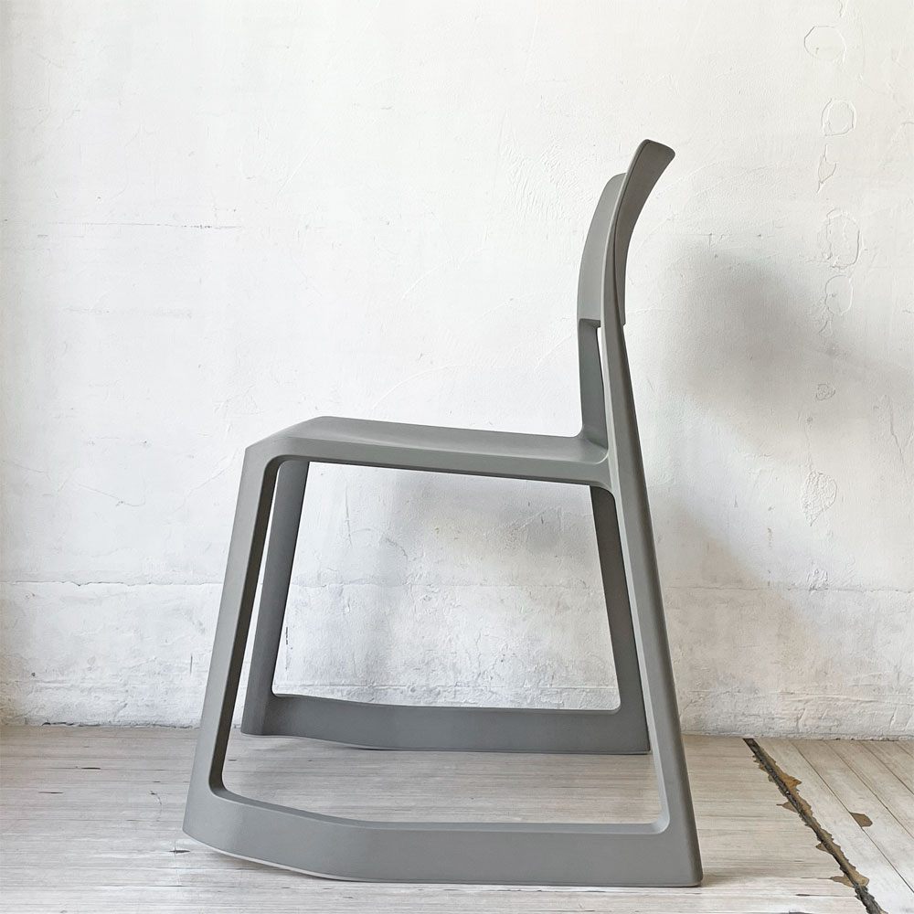 ヴィトラ Vitra ティプトン Tipton ダイニングチェア スタッキングチェア チルト機能 ロッキングチェア バサルト ★