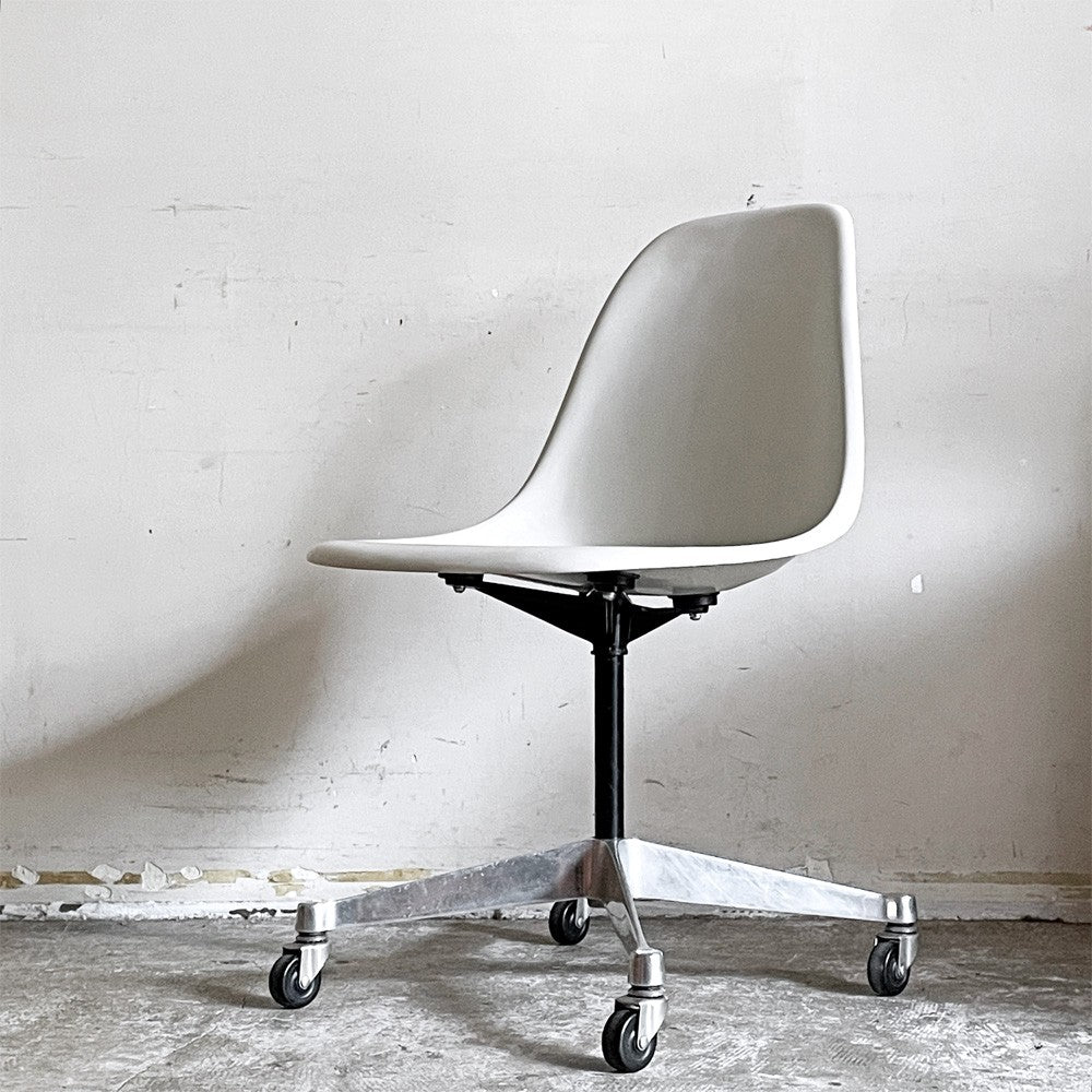 ハーマンミラー Herman Miller サイドシェルチェア セカンド 2nd FRP パーチメントカラー キャスターベース イームズ ビンテージ ■