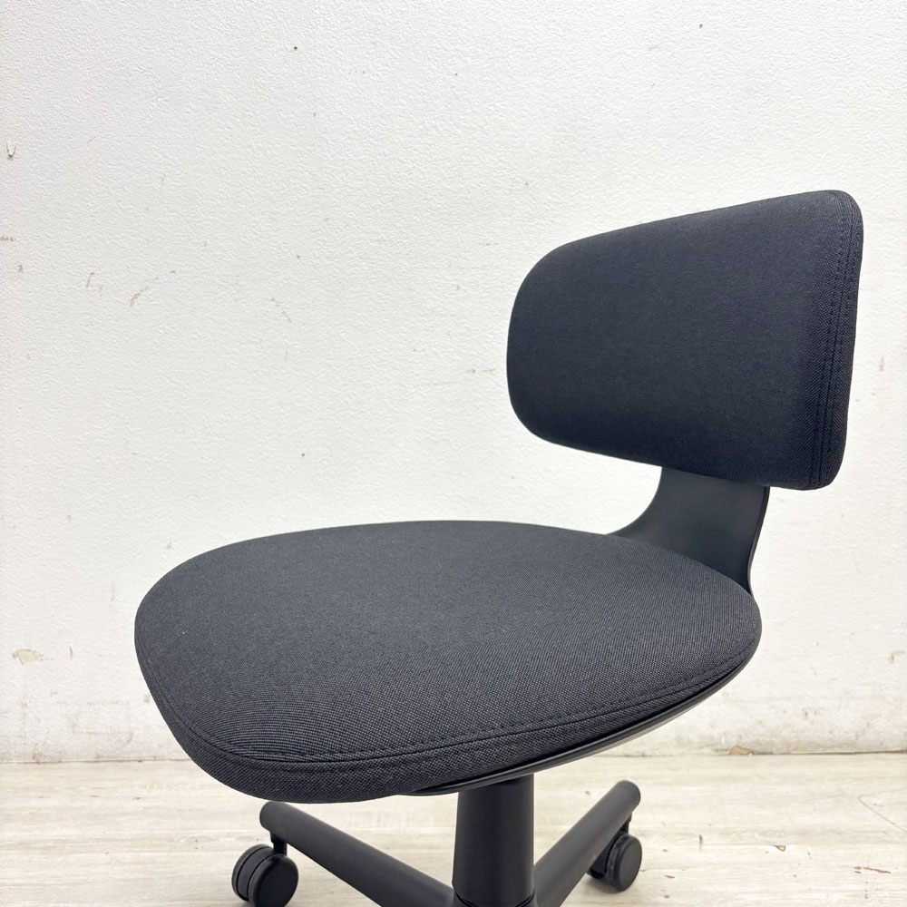 ヴィトラ vitra ルーキー Rookie デスクチェア キャスターチェア コンスタンチン・グルチッチ ブラック系 ファブリック 定価￥78,100- B ●