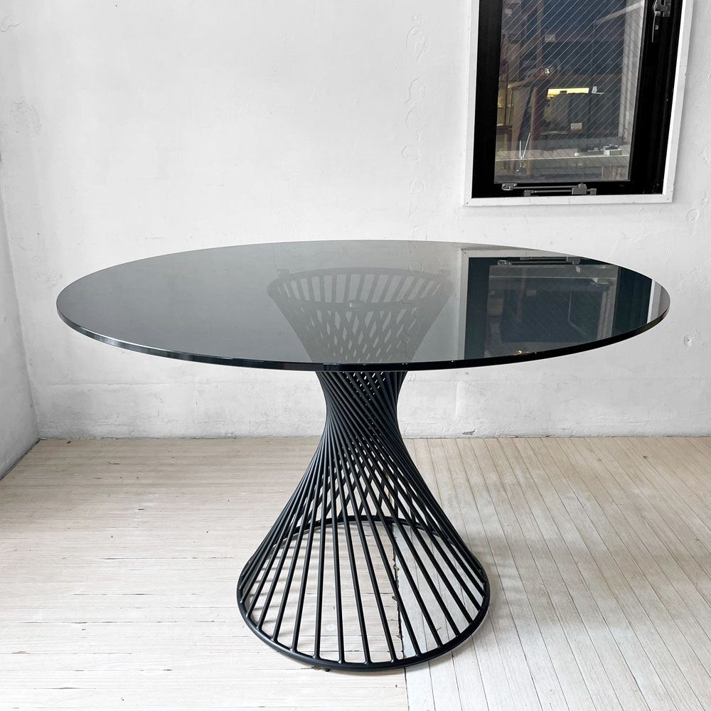 カリガリス calligaris ヴォルテックス ラウンドテーブル VORTEX Round table ダイニングテーブル スモークガラス天板×マットブラックベース Φ120cm イタリアモダン 定価 ¥212,960- ★