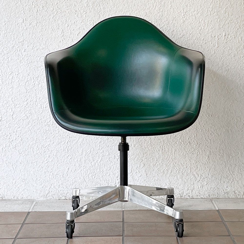 ハーマンミラー Herman Miller アームシェルチェア セカンド 2nd ナウガレザー キャスターベース イームズ ミッドセンチュリー ◇