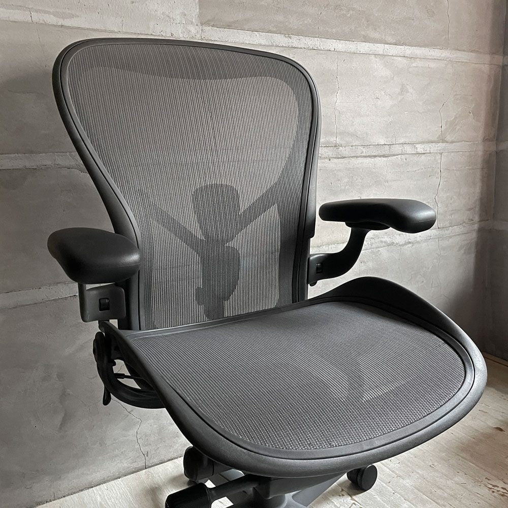 ハーマンミラー Herman Miller アーロンチェア リマスタード フル装備 Cサイズ デスクチェア オフィスチェア グラファイトベース ポスチャーフィットSL ♪