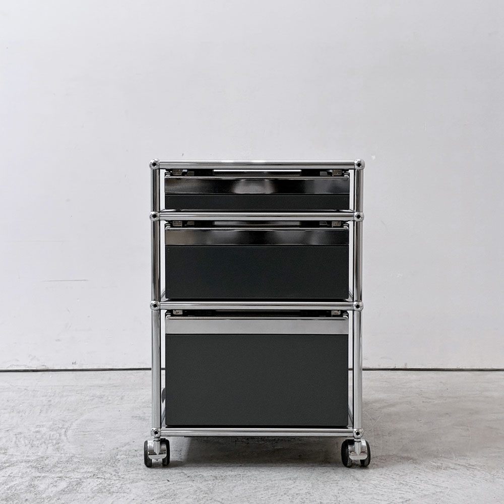 ユーエスエムハラー USM Haller モジュラーファニチャー Modular Furniture デスクワゴン キャビネット ロールボーイ 3ドロワー アントラサイト 鍵付き ●