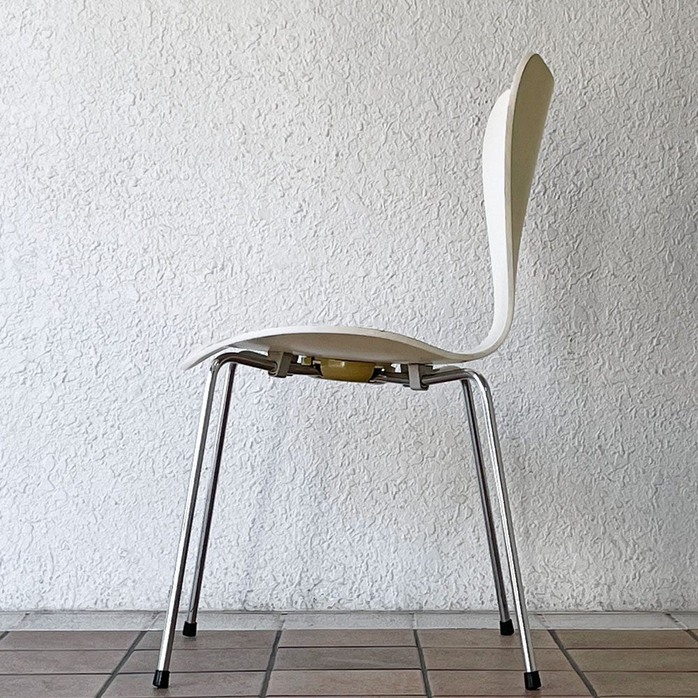 フリッツハンセン Fritz Hansen 3107 セブンチェア ラッカー ホワイト スタッキング アルネ・ヤコブセン デンマーク 北欧家具B ◇