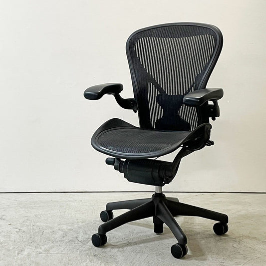 ハーマンミラー Herman Miller アーロンチェア クラシック Bサイズ ポスチャーフィット フル装備 グラファイトベース デスクチェア オフィスチェア ●