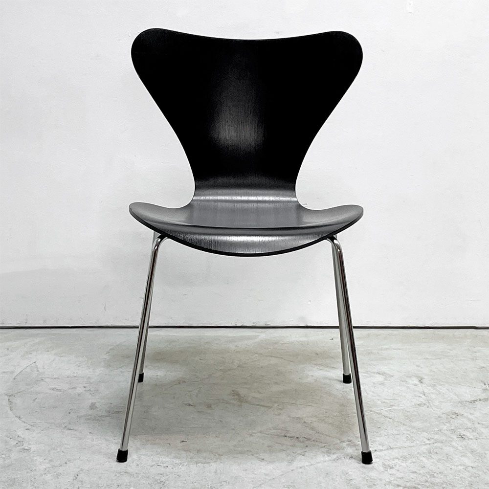 フリッツハンセン Fritz Hansen セブンチェア ダイニングチェア カラードアッシュ ブラック アルネ・ヤコブセン 北欧 デンマーク 定価￥76,780- B ●