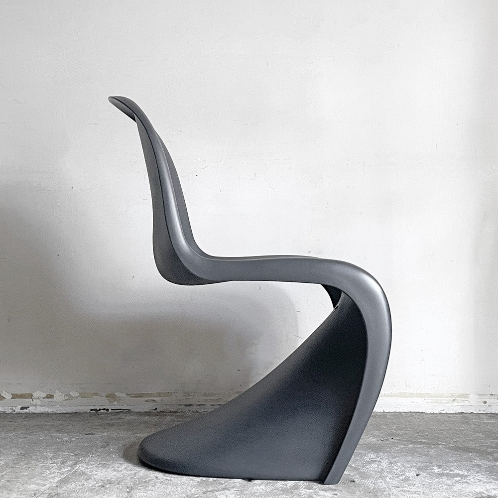 ヴィトラ vitra パントンチェア ダイニングチェア スタッキングチェア ディープブラック ヴェルナー・パントン Panton ミッドセンチュリー スペースエイジ ■