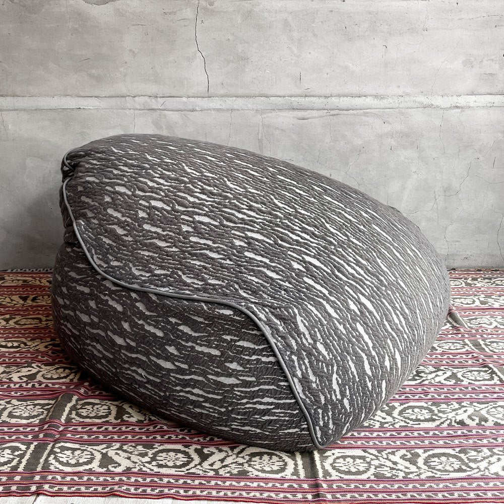 ヨギボー Yogibo ラックスラウンジャー Luxe Lounger ビーズクッション ソファ ダークグレー Dark Gray 定価￥28,600- ♪