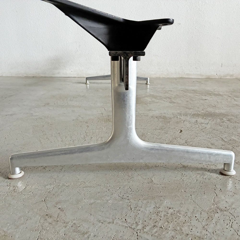 ハーマンミラー Herman Miller エアポートベンチ タンデムシート 4連ベース W197cm サイドシェル用 C&R イームズ ビンテージ 〓