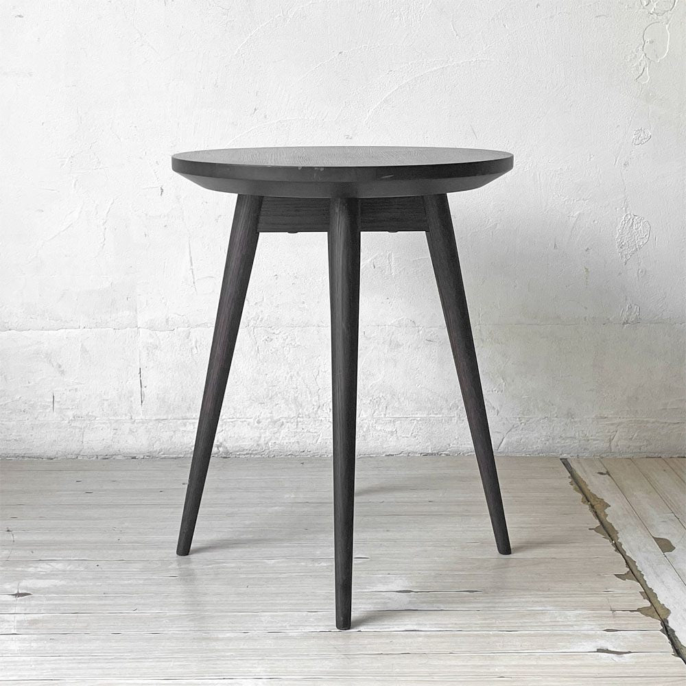 冨士ファニチア FUJI FURNITURE ナギ Nagi サイドテーブル T04510S オーク材 ダークブラウン 天板Φ40cm 小林幹也 ★