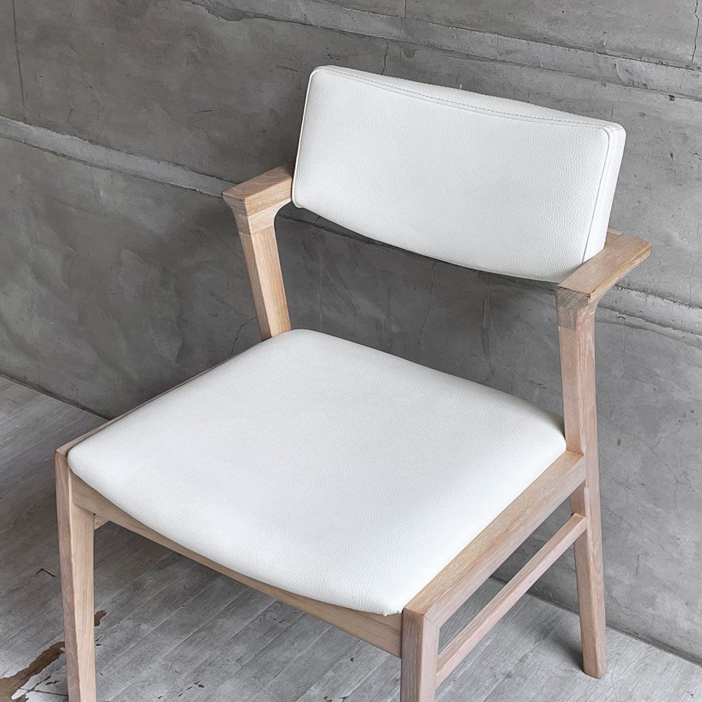 シギヤマ家具 CC-003CHAIR セミアームチェア ダイニングチェア オーク材 PVCレザー ホワイト  モダンテイスト A ♪