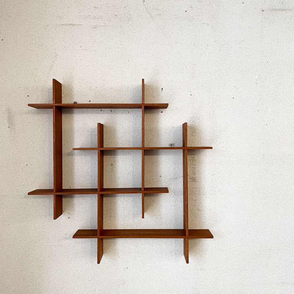 スウェーデンビンテージ Swedish Vintage チーク材 ウォールクロスシェルフ ディスプレイラック 壁掛け 51×51cm ミッドセンチュリー 北欧家具 ◎