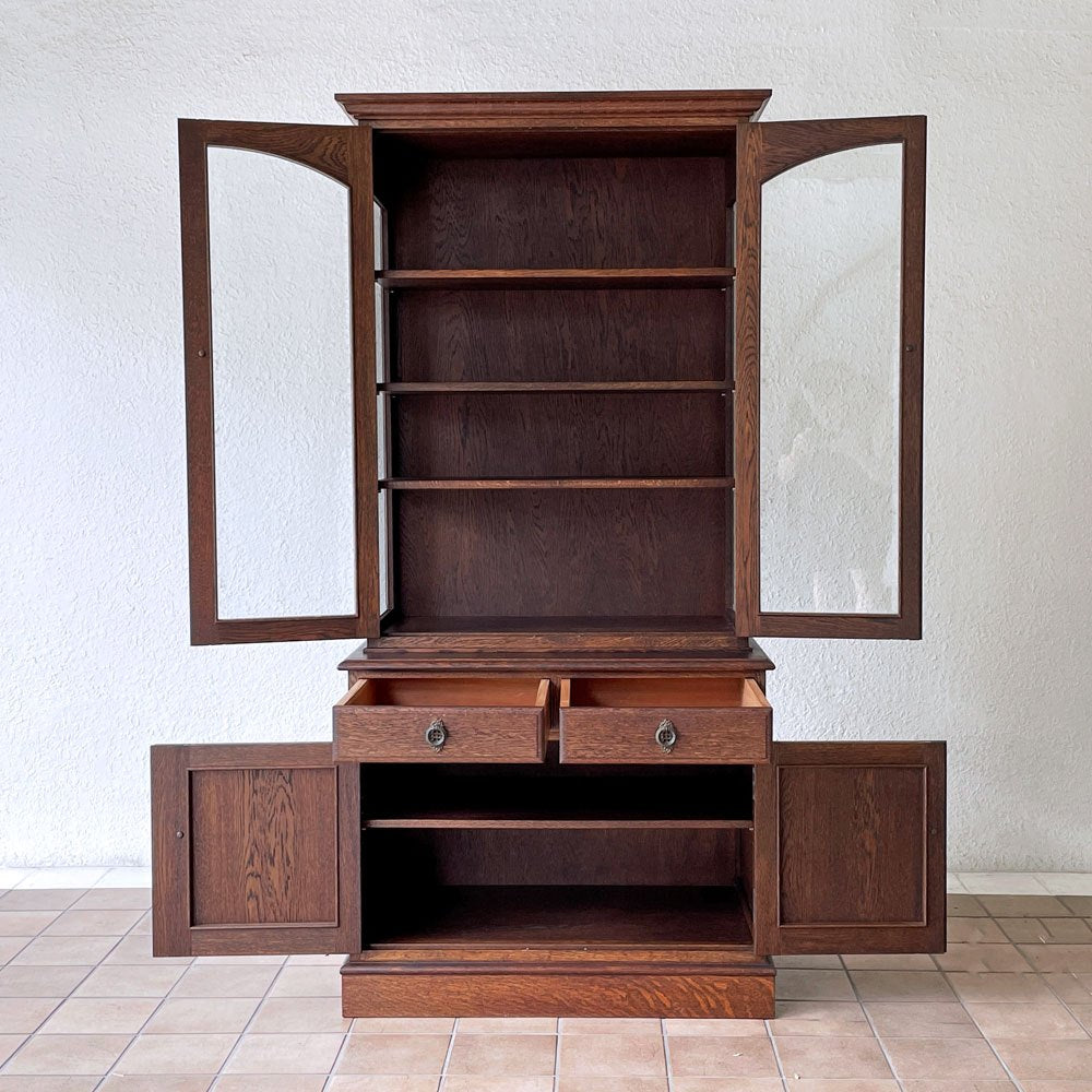 竹中家具 takenaka furniture オーク材 3面ガラスキャビネット 食器棚 カップボード レトロ クラシカルデザイン 横浜元町 ◇
