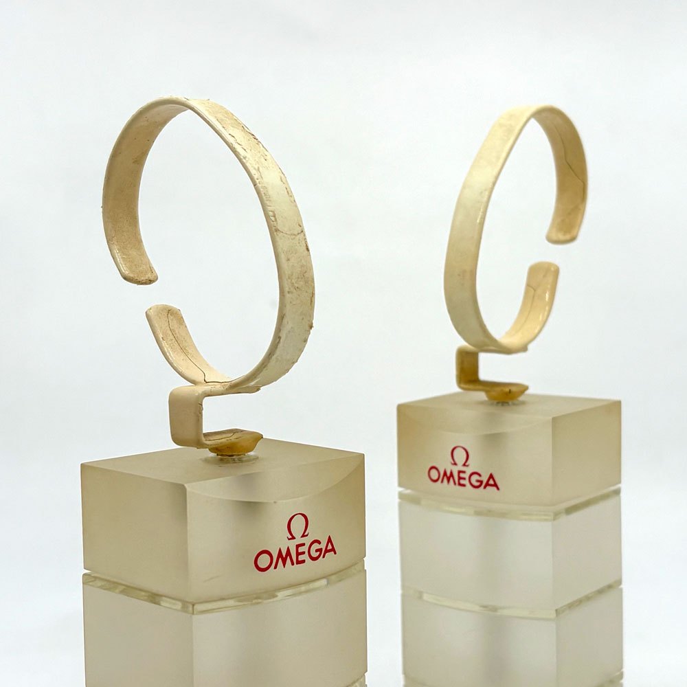 オメガ OMEGA 腕時計スタンド アクリル ブロック式 Cリング 2個セット ●