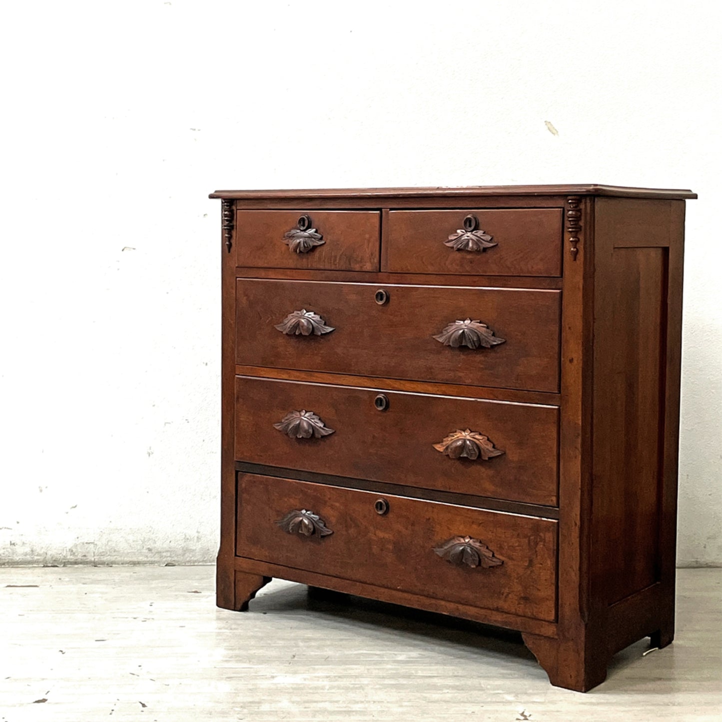 UKビンテージ 4段5杯 アーモンド彫刻入り チェスト 衣装ケース ロイズアンティークス購入品 UK VINTAGE ●