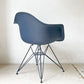 ハーマンミラー Herman Miller x ヘイ HAY アームシェルチェア ポリプロピレン エッフェルベース ブラックブルー イームズ ミッドセンチュリー ★