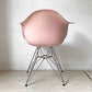 ハーマンミラー Herman Miller アームシェルチェア ポリプロピレン エッフェルベース DAR ピンク イームズ ミッドセンチュリー ★