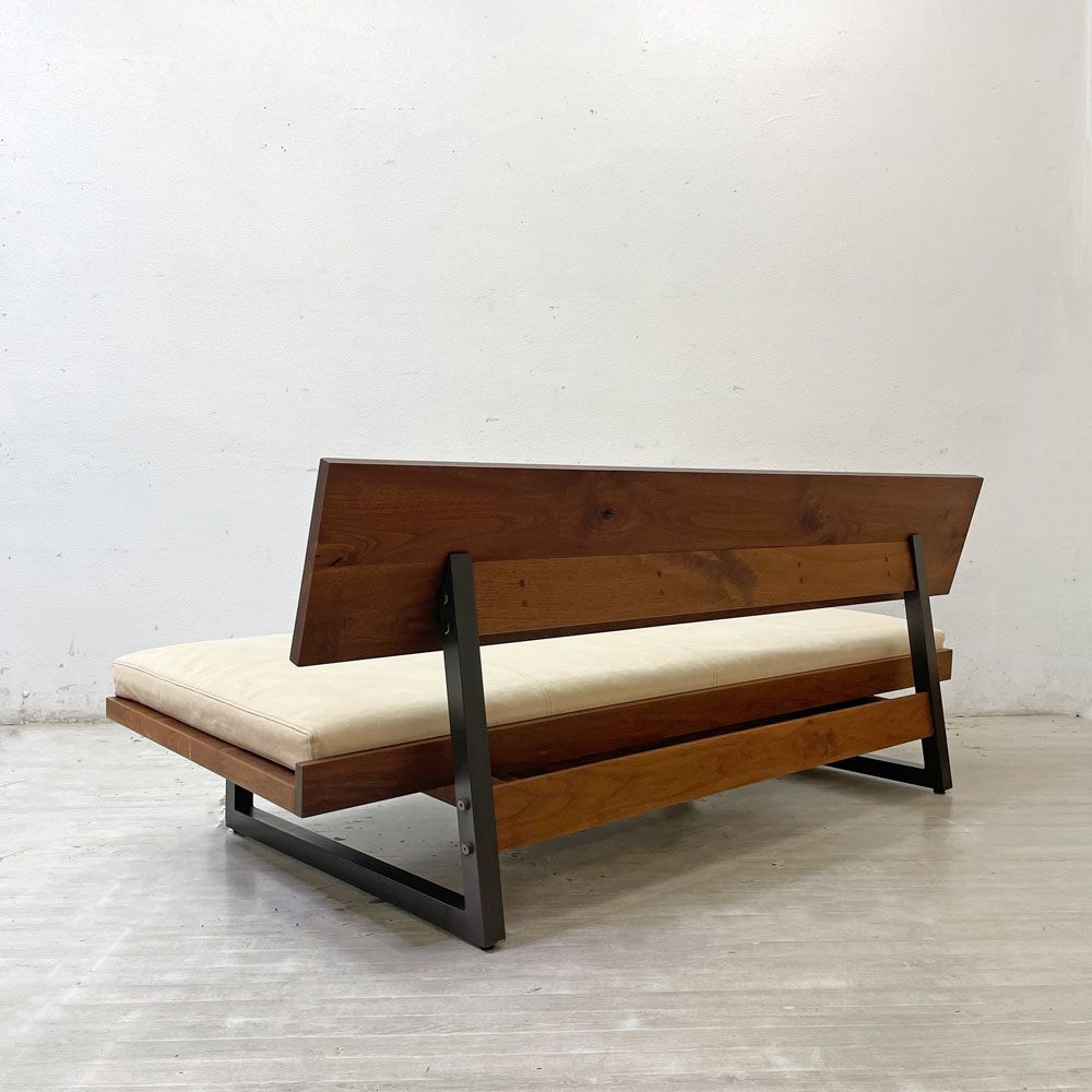 広松木工 hiromatsu フレックス FREX 168 3シーターソファ ウォールナット 無垢材 ファブリック スチール脚 カバーリング 参考定価 ￥363,000- ●