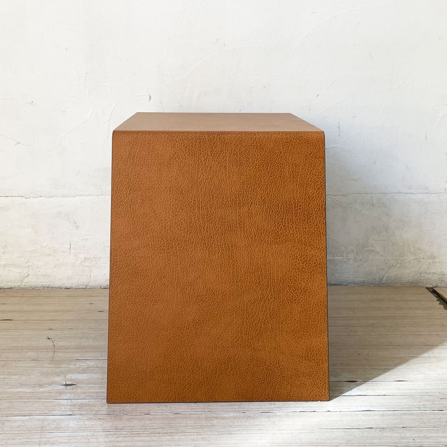 リンド ディーエヌエー LIND DNA スツール＆テーブル Stool & Table アルミ x リサイクルレザー×オーク材 デンマーク ★