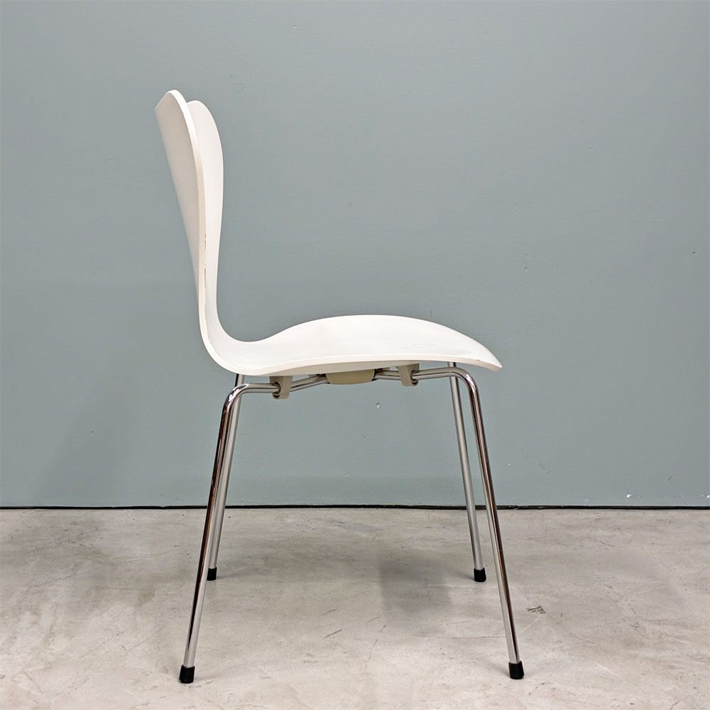 フリッツハンセン Fritz Hansen 3107 セブンチェア ホワイト ラッカー仕上げ スタッキング アルネ・ヤコブセン デンマーク 北欧家具 B ◎