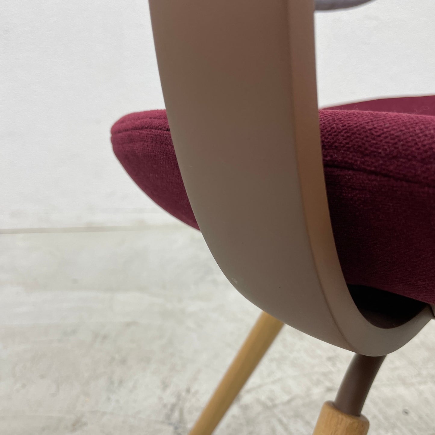 イトーキ ITOKI バーテブラ03 vertebra03 デスクチェア ダイニングチェア 4本脚 座面回転 オーク脚  ノルテキスタイルズ 柴田文江 定価 ¥129,300- 〓