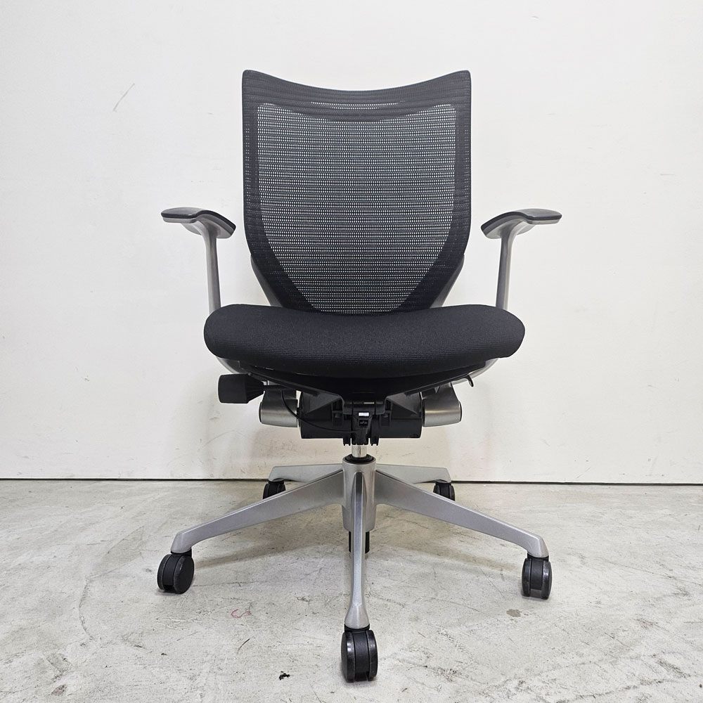 オカムラ OKAMURA バロンチェア Baron ローバック デスクチェア リクライニング機能 前後スライド デザインアーム ブラックカラー ジョルジェット・ジウジアーロ ●