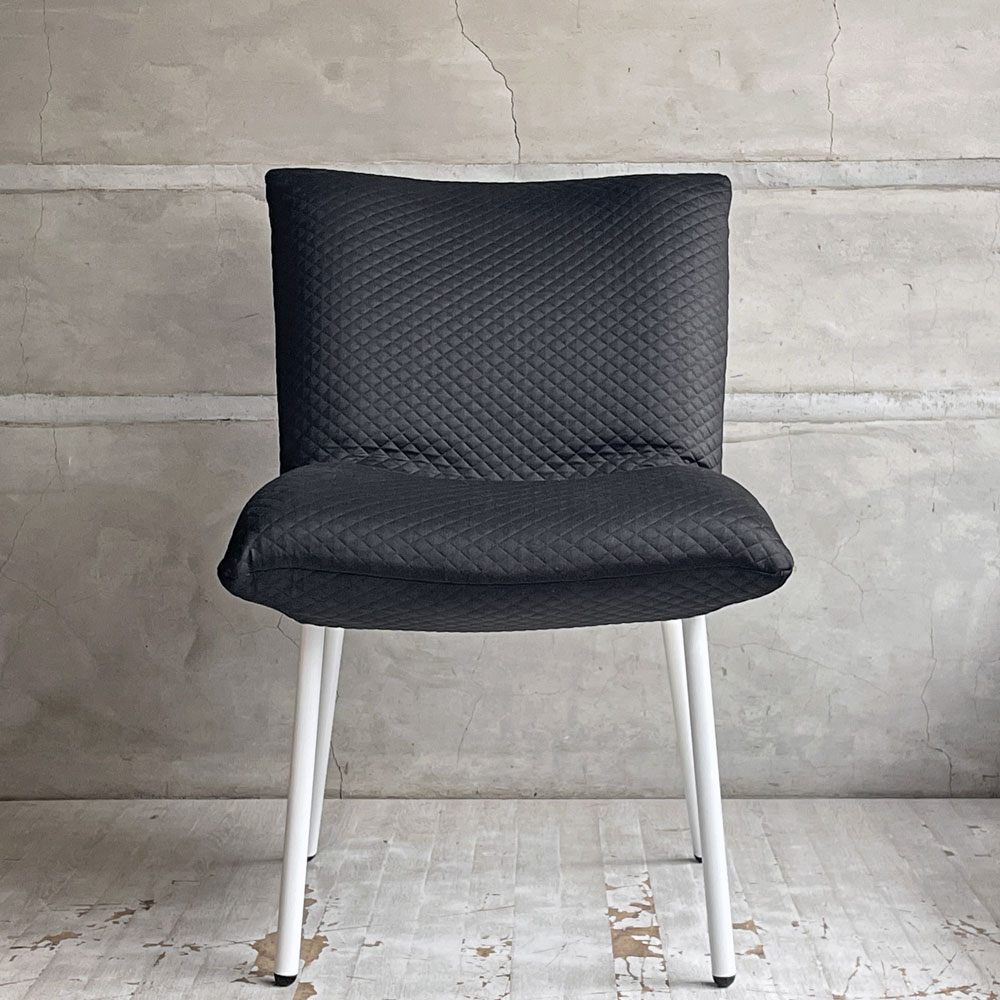 リーンロゼ ligneroset ロゼカラン ROSET Calin steel leg ダイニングチェア  ブラック×ホワイト キルティング スチールレッグ パスカル ムールグ フランス C ♪
