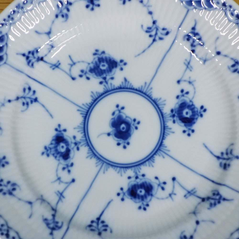 ロイヤルコペンハーゲン ROYAL COPENHAGEN ブルーフルーテッド ハーフレース プレート 17cm 北欧食器 C ◎
