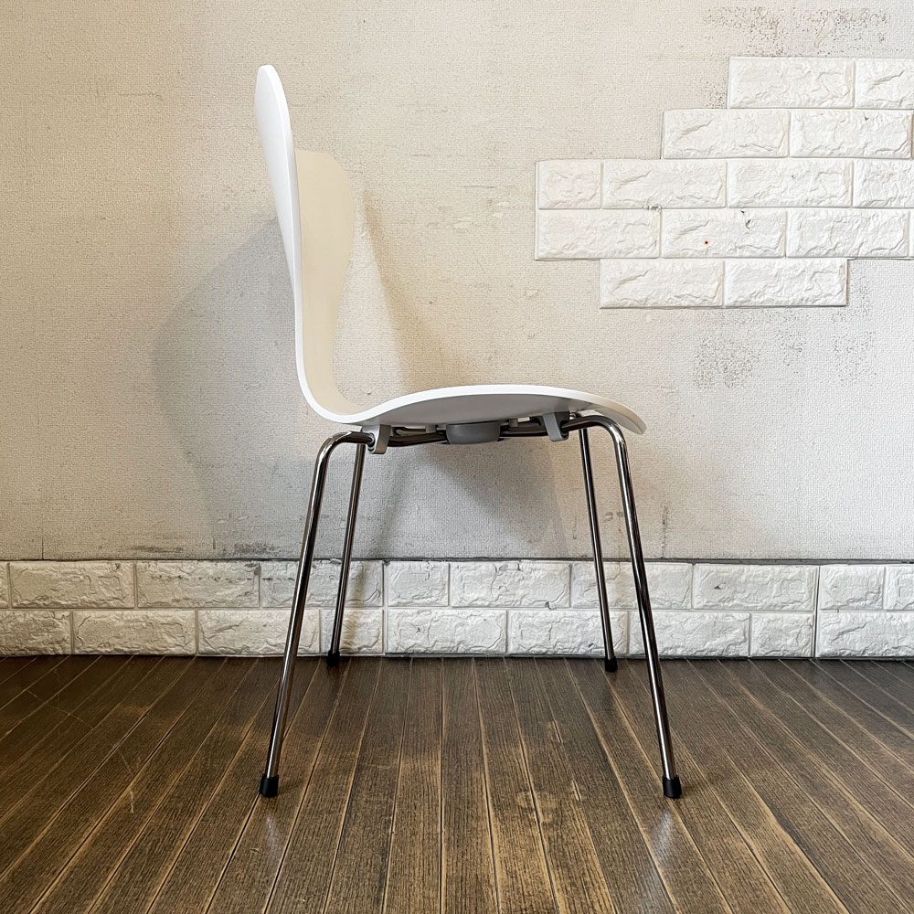 フリッツハンセン Fritz Hansen 3107 セブンチェア ラッカー仕上げ ホワイト スタッキング アルネ・ヤコブセン デンマーク 北欧家具 定価￥78,980- ◎