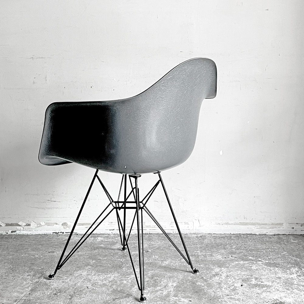 ハーマンミラー Herman Miller アームシェルチェア 現行FRP製 エレファントハイドグレー エッフェルベース C&R イームズ ミッドセンチュリー ■
