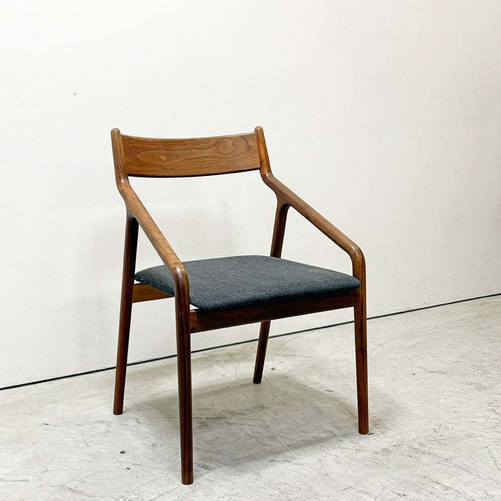 宮崎椅子製作所 ペペチェア PEPE side chair 背無垢タイプ ウォールナット ファブリック グレー系カラー フィンガージョイント 村澤一晃 ●