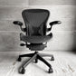 ハーマンミラー Herman Miller アーロンチェア Bサイズ ポスチャーフィット フル装備 クラシックカーボンメッシュ グラファイトベース ビル・スタンフ ＆ ドン・チャドウィック バナナクッション新品 ♪