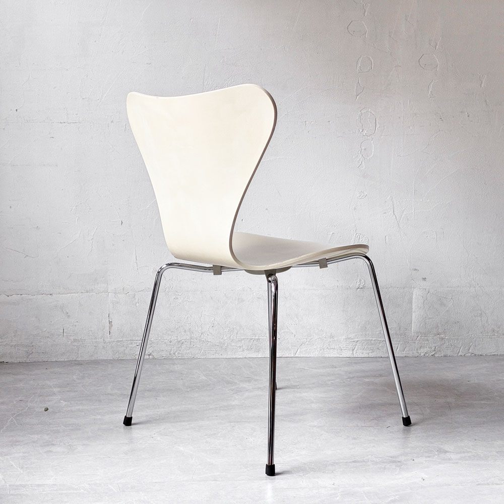 フリッツハンセン Fritz Hansen 3107 セブンチェア ホワイト ラッカー仕上げ スタッキング アルネ・ヤコブセン デンマーク 北欧家具 B ★