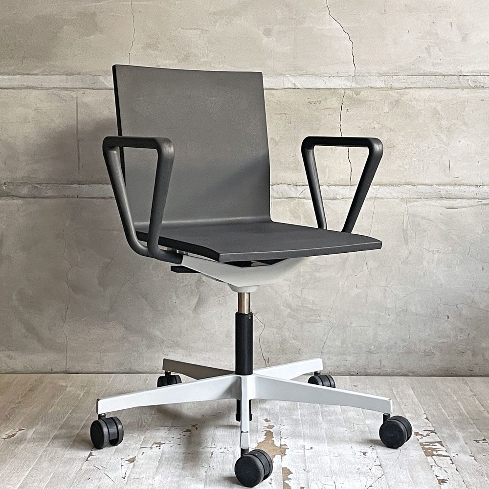 ヴィトラ vitra ゼロフォー .04 スタジオチェア アームレスト付 ハードキャスター マールテン・ヴァン・セーヴェレン Maarten Van Severen 定価￥202,400- B ♪