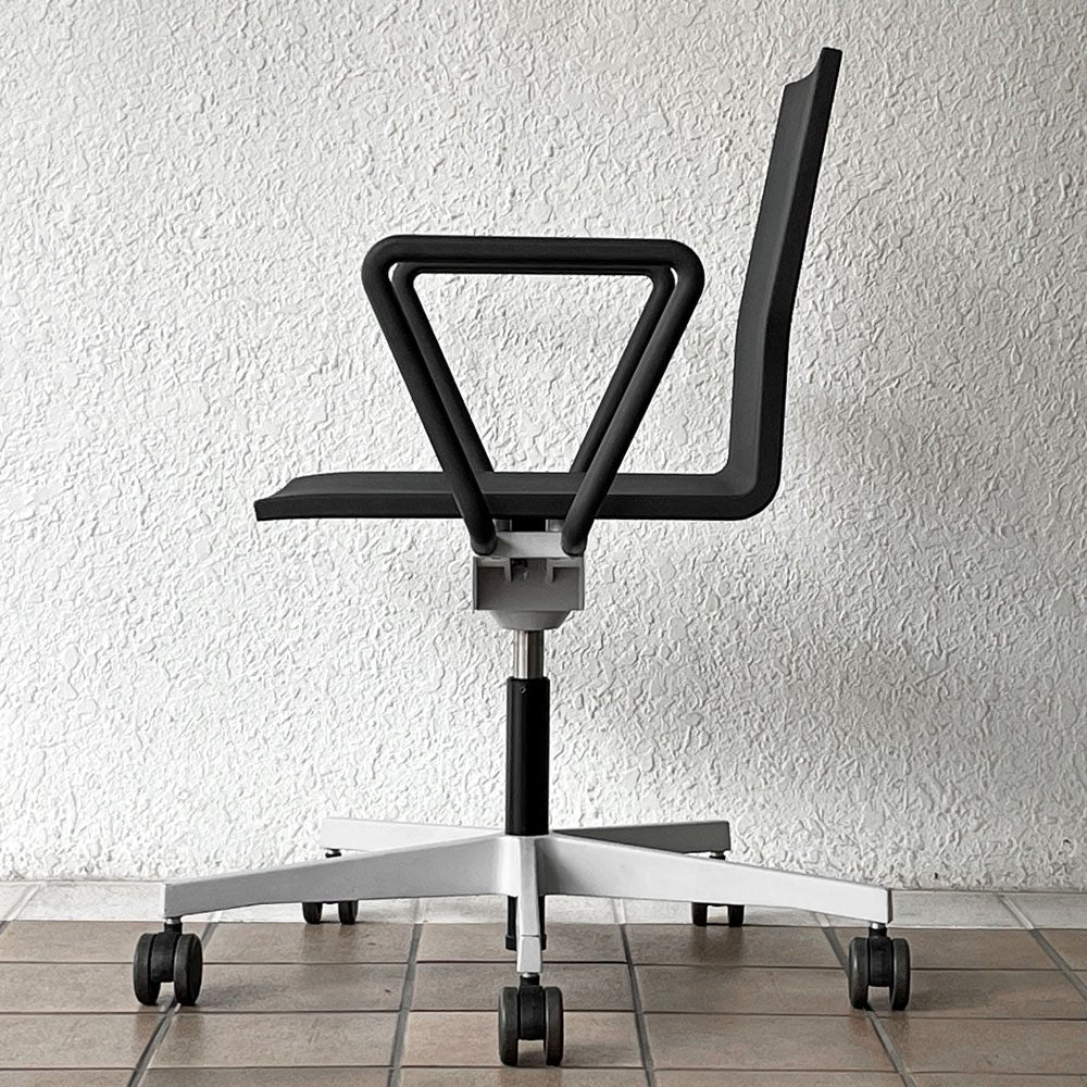 ヴィトラ vitra ゼロフォー 04. スタジオチェア デスクチェア アームレスト付 ブラック マールテン・ヴァン・セーヴェレン 昇降機能 定価202,400円 ◇