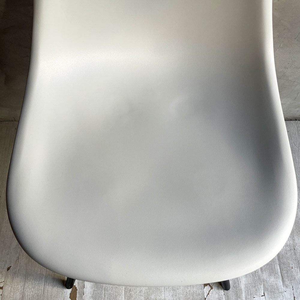 ハーマンミラー HermanMiller サイドシェルチェア ドゥエルレッグ DSW アルパイン × エボニー ポリプロピレン製 イームズ ミッドセンチュリー 廃番色 ♪