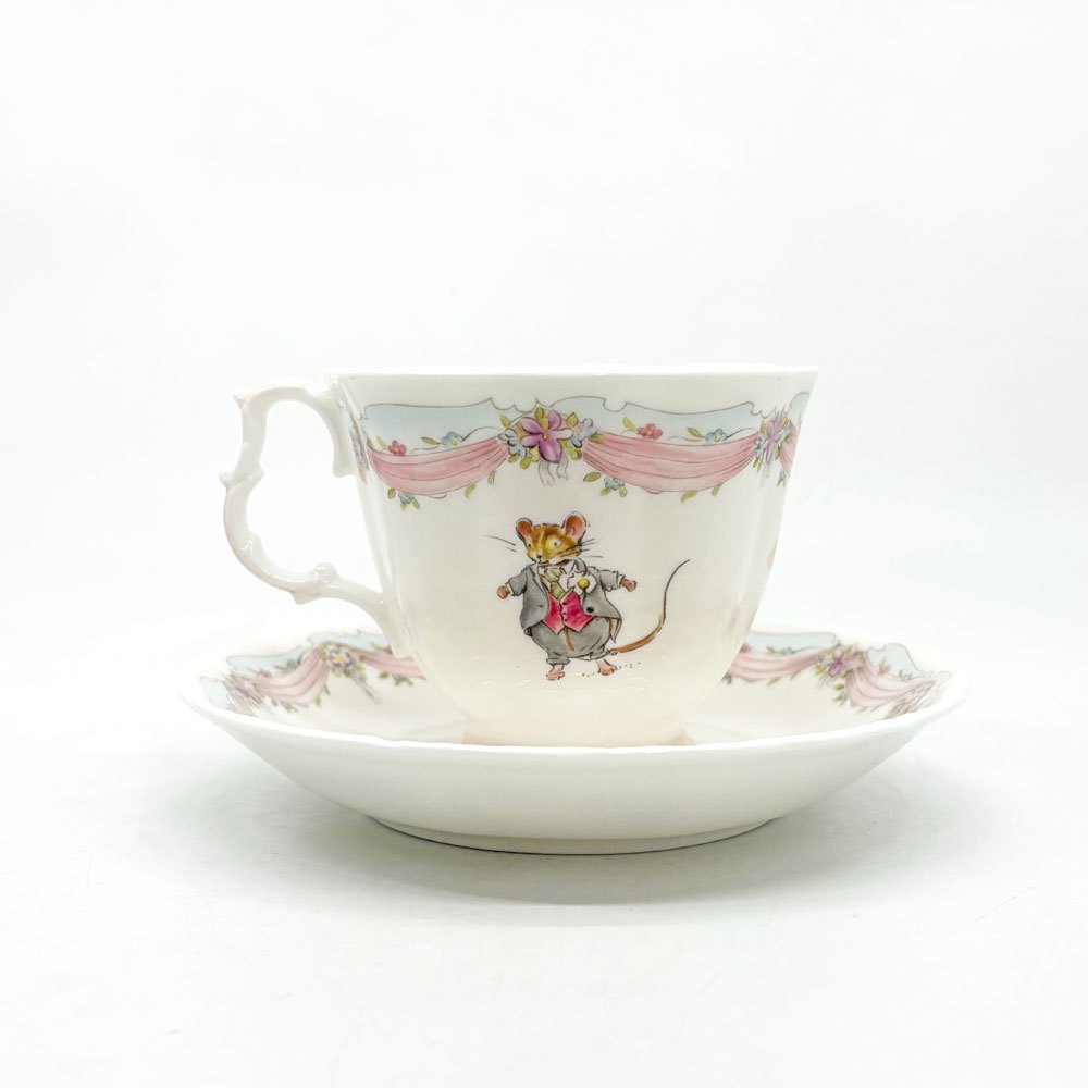 ロイヤルドルトン Royal Doulton ブランブリーヘッジ ウエディング ティーカップ＆ソーサー イギリス 箱付き A ●