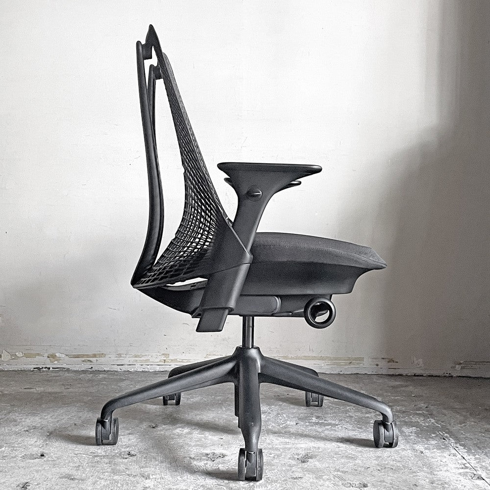 ハーマンミラー HermanMiller セイルチェア SAYL Chair ブラック サスペンションミドルバック アジャスタブルアーム イヴ・ベアール ■