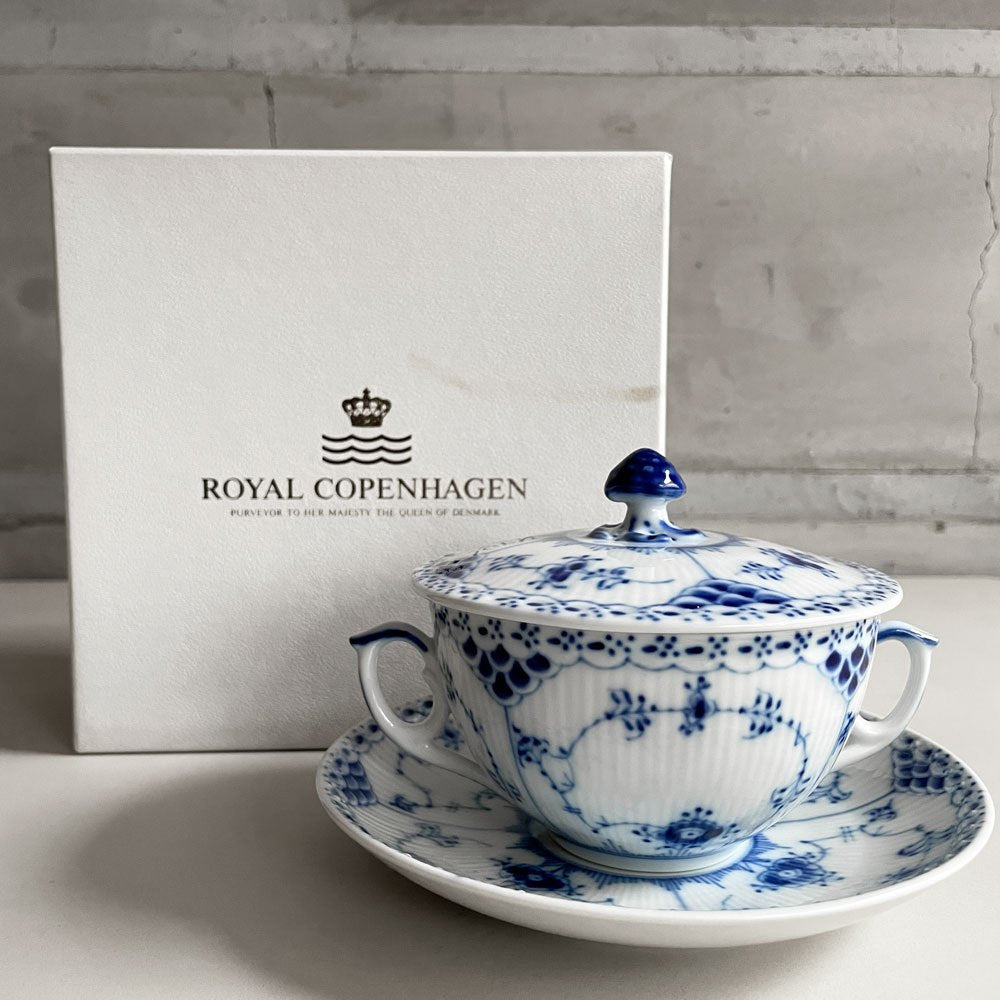 ロイヤルコペンハーゲン ROYAL COPENHAGEN ブルーフルーテッド ハーフレース スープカップ&ソーサー 陶器 北欧食器 廃番 箱付き 未使用 E ♪
