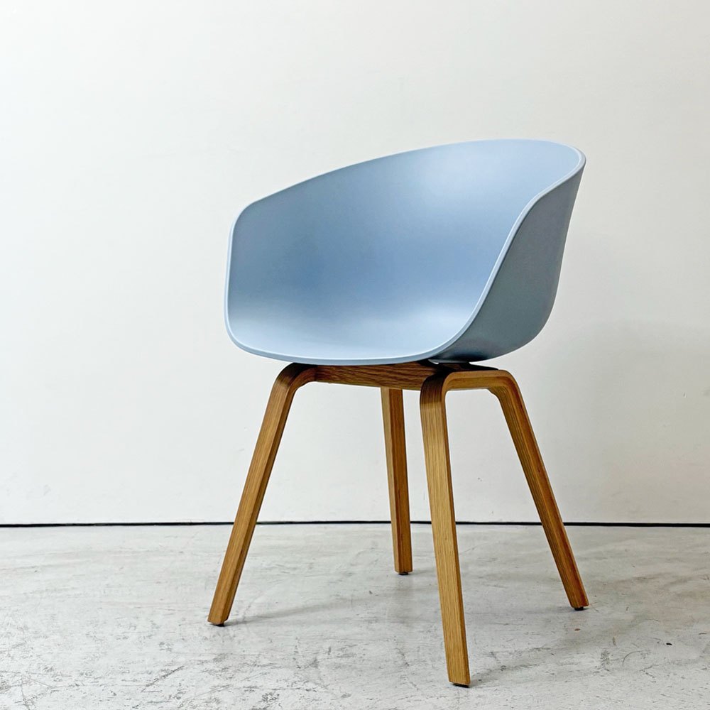 ヘイ HAY アバウト ア チェア ABOUT A CHAIR AAC22 アームチェア ダイニングチェア スレートブルー ヒー・ウェリング 北欧モダン デンマーク 定価￥59,400- ●