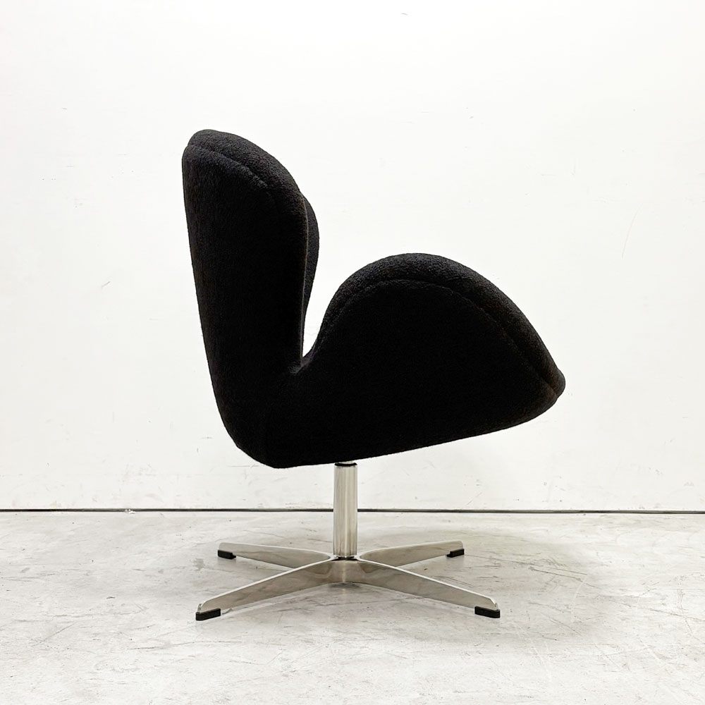 スワンチェア SWAN CHAIR ラウンジチェア アルネ・ヤコブセン Arne Jacobsen ブラック系 ファブリック スウィベル式 リプロダクト デンマークデザイン ●