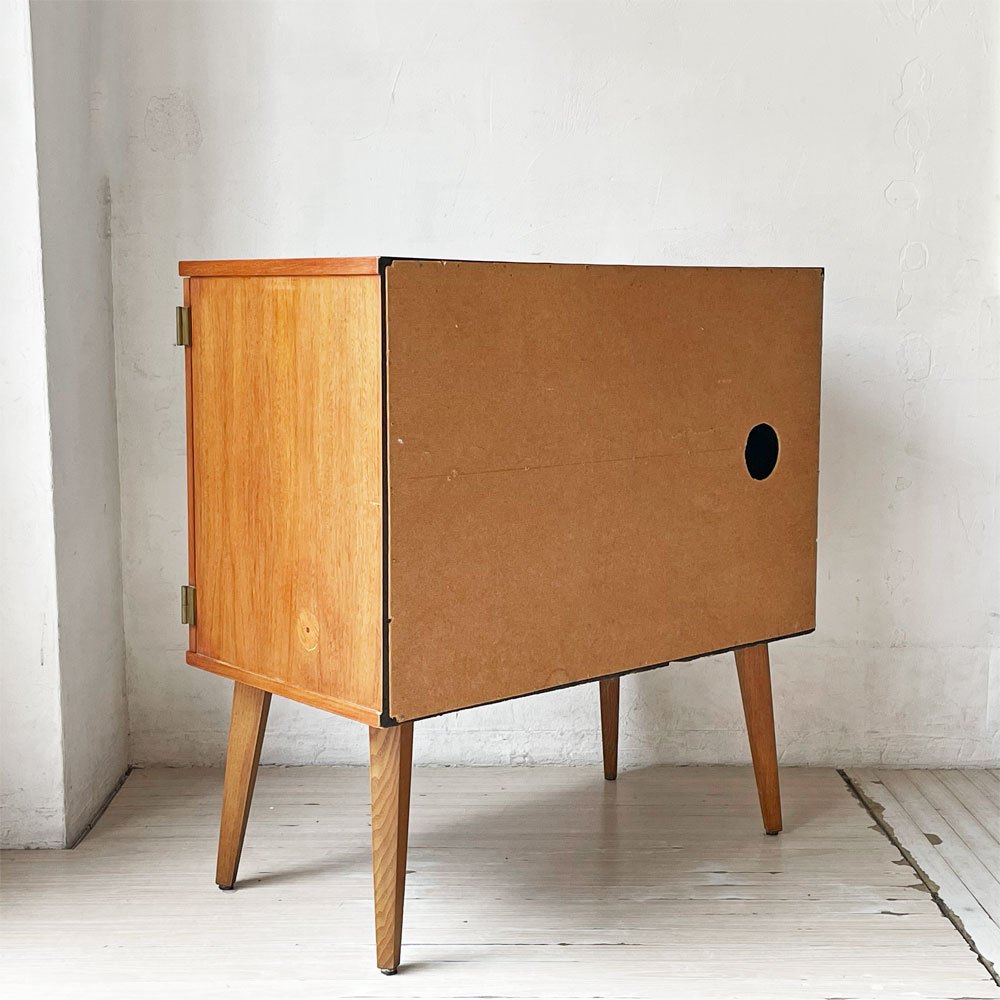 北欧ビンテージ Scandinavian Vintage キャビネット サイドボード 飾り棚 チーク材 両開き 折れ戸 W82cm ★