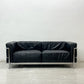 カッシーナ Cassina LC3 グラン コンフォール 2Pソファ 2シーター レザー 本革 ル・コルビュジェ MoMA永久所蔵品 モダンデザイン 定価約￥1,870,000- ●