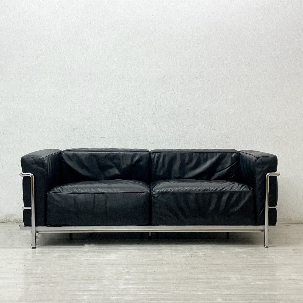カッシーナ Cassina LC3 グラン コンフォール 2Pソファ 2シーター レザー 本革 ル・コルビュジェ MoMA永久所蔵品 モダンデザイン 定価約￥1,870,000- ●