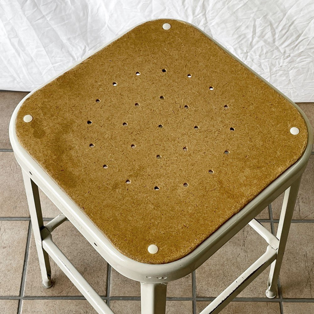 リオン LYON ファクトリー スツール FACTORY STOOL Lサイズ Putty White プレスウッドシート パシフィックファニチャーサービス P.F.S取り扱い A ◇