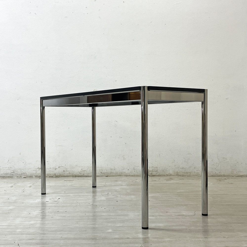 USMハラー USM Haller モジュラーファニチャー ハラーテーブル ワーキングデスク W125×D50cm カスタムオーダーサイズ ホワイト アジャスター 高さ調整機能付き モダンデザイン 定価161,641円 ●