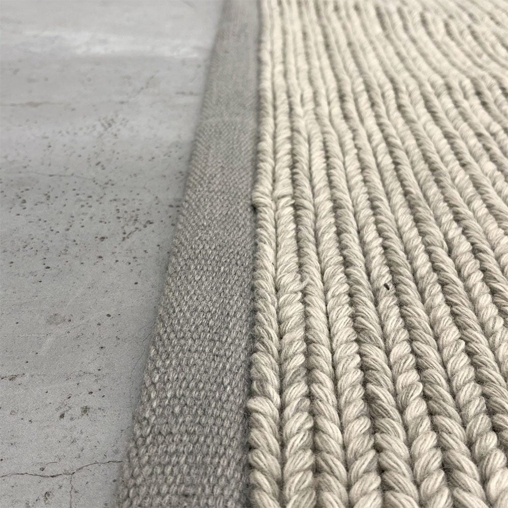 クヴァドラ Kvadrat アラム Aram ラグ ウール リブ編み 298×195cm キナサンド Kinnasand デンマーク 〓